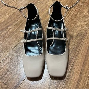 Zara Low Heels sz 10